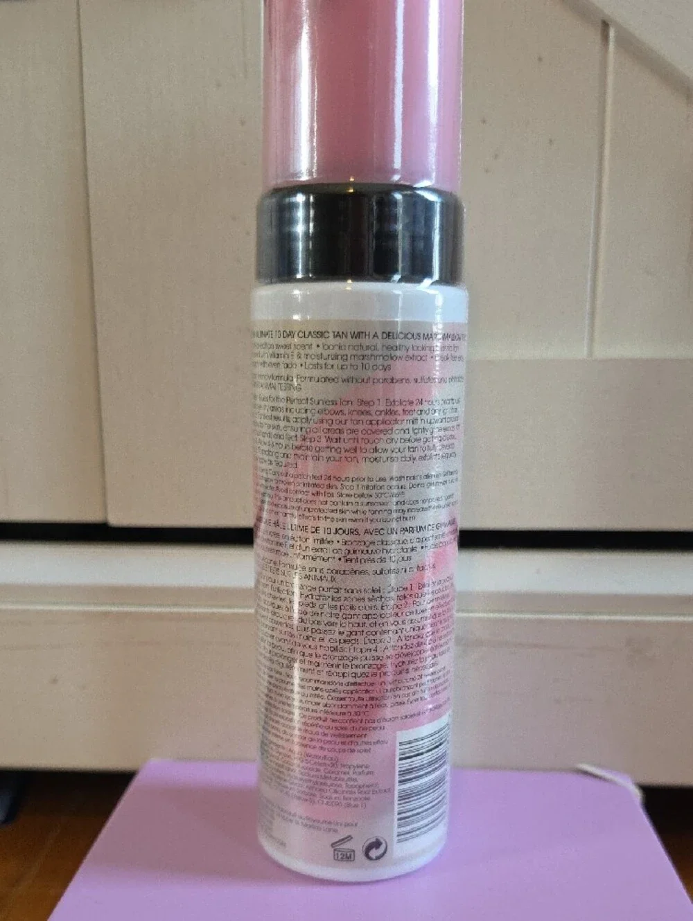 St. Tropez Whipped Marshmallow Bronzing Mousse - With Glove
